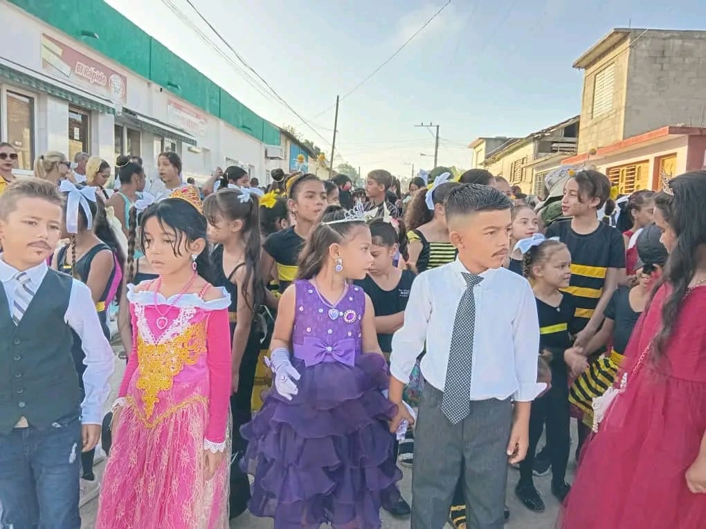 Homenaje a Martí en el aniversario 173 de su natalicio