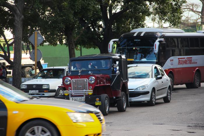 Establecen en Cuba nuevos impuestos sobre el transporte terrestre
