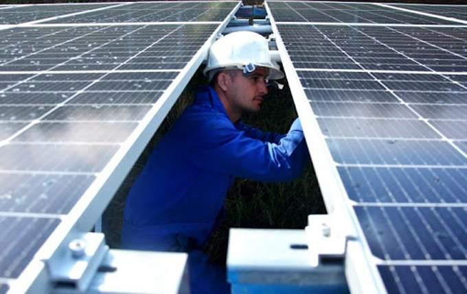 Cinco inversores de Las Tapias, Manzanillo, ya aportan energía limpia al SEN