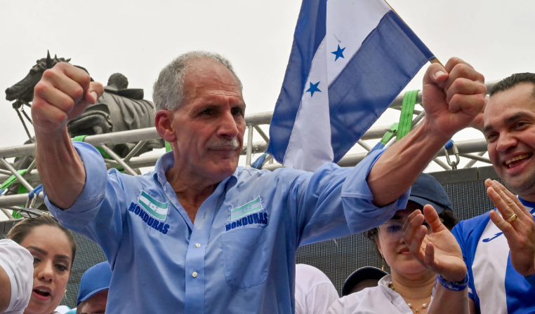 Honduras gira a la derecha, Nasry Asfura asume la presidencia