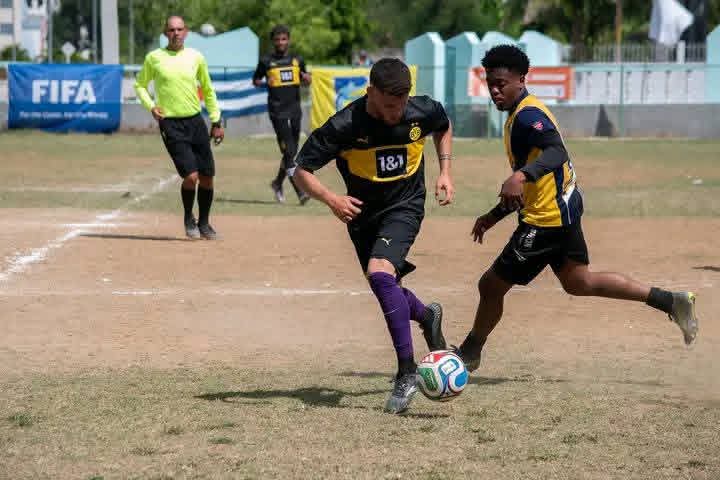 Futbolistas de Bayamo participan en exitosa copa de barrios