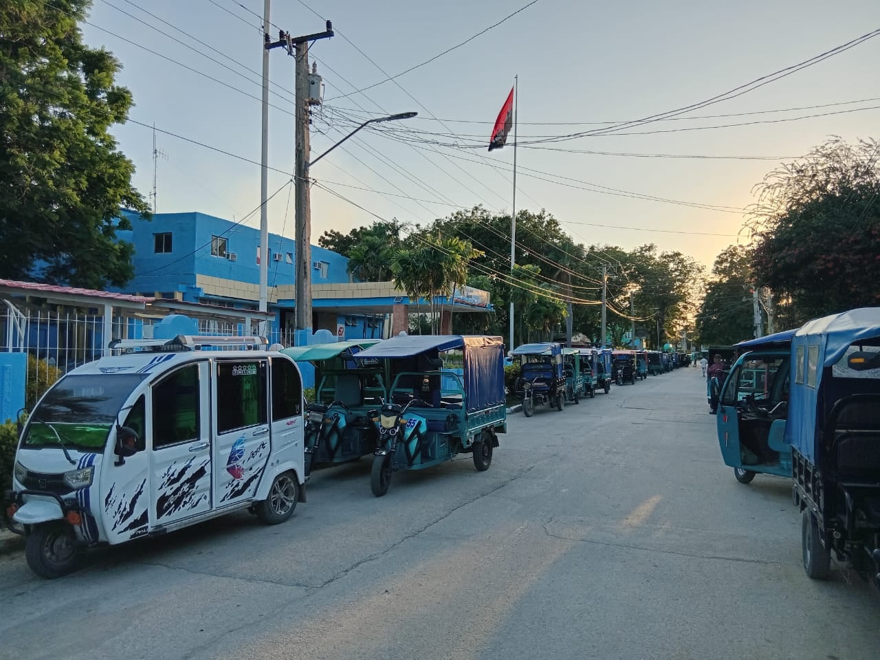 Sostienen encuentro con tricicleros para fortalecer su participación en actividades sociales