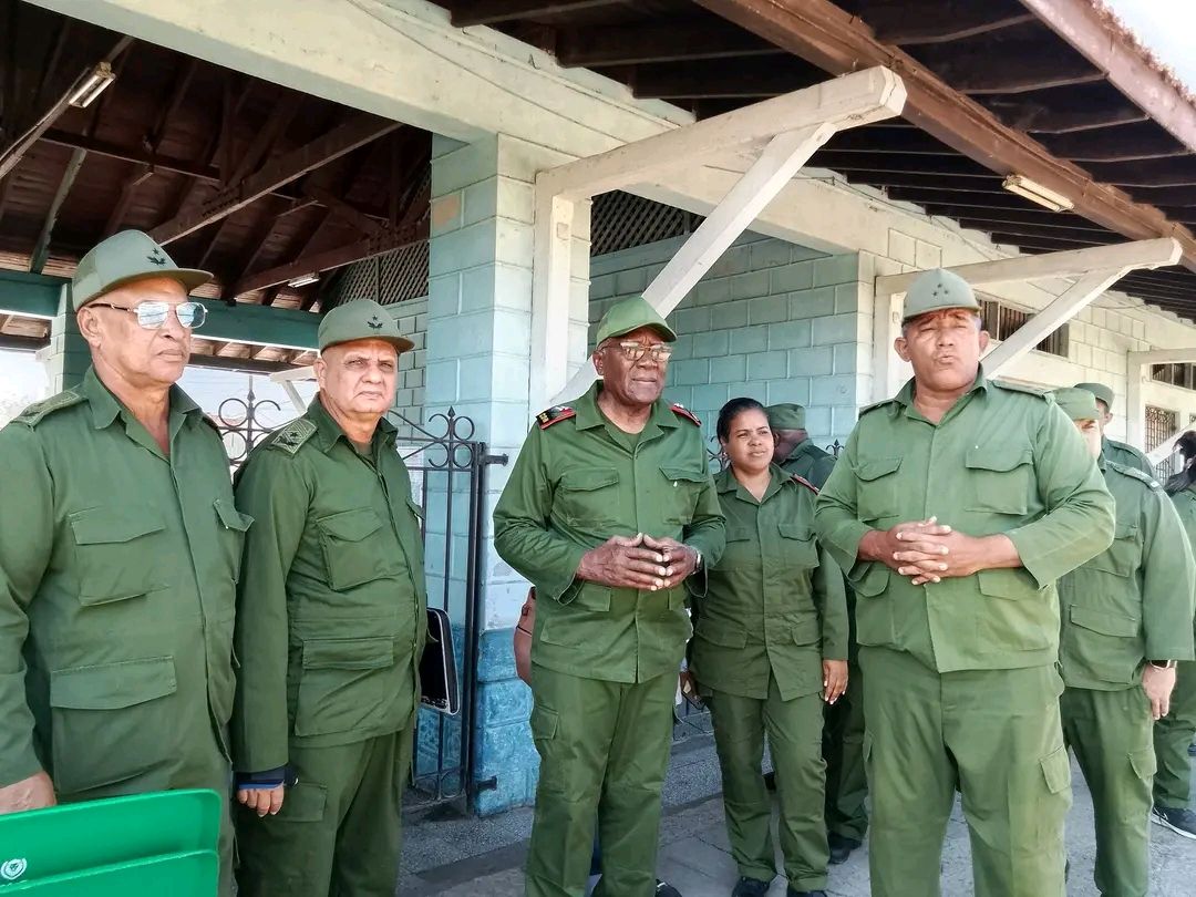 Valdés Mesa encabeza actividades por el Día Nacional de la Defensa en Manzanillo