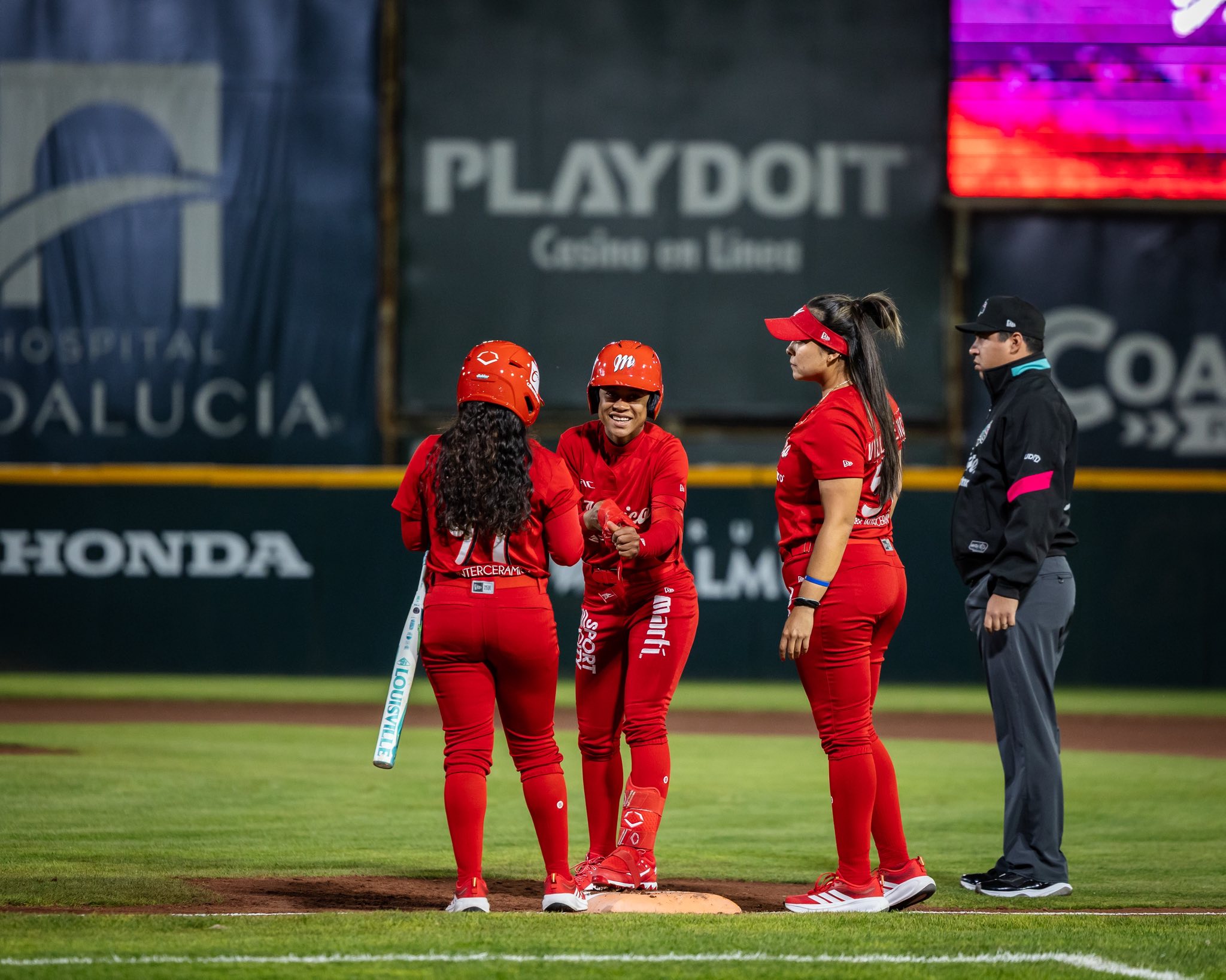“Diablas” siguen indetenibles en III Liga Mexicana de Softbol