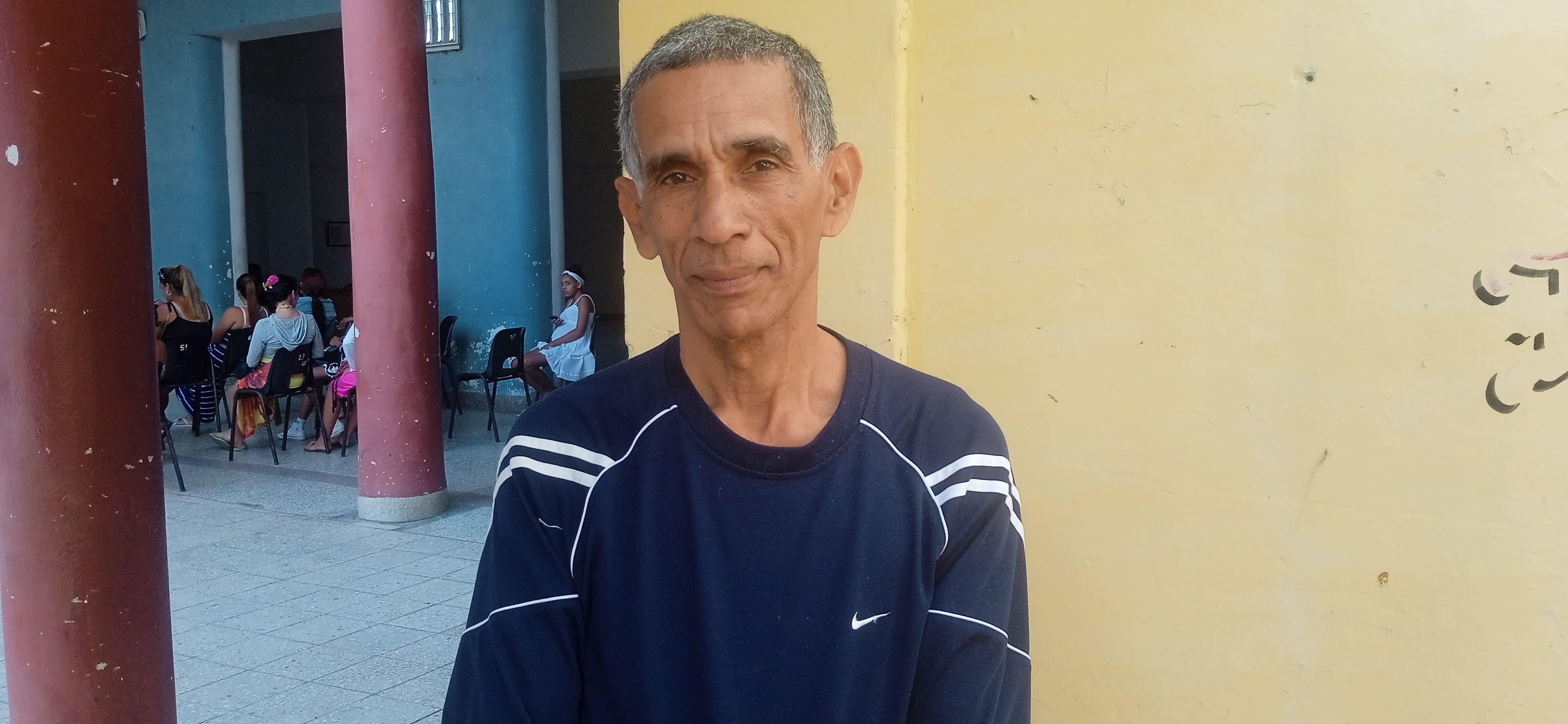 Juan Arturo: Instructor de arte y tecladista