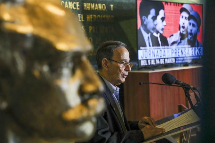 «No puedo dormir si no me informo»