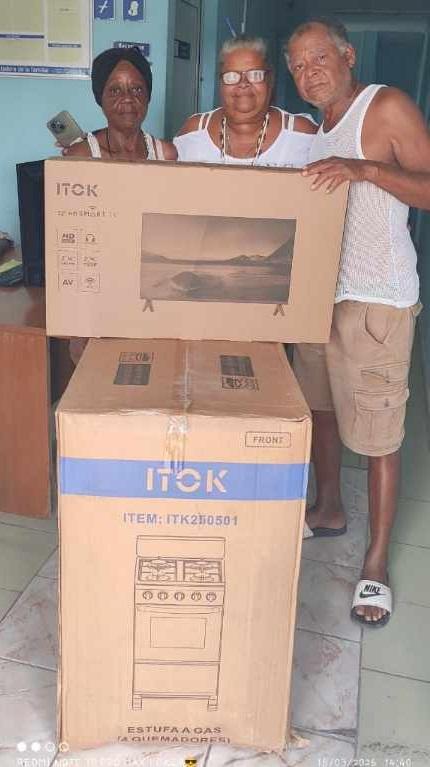 Damnificados de Melissa reciben equipos electrodomésticos