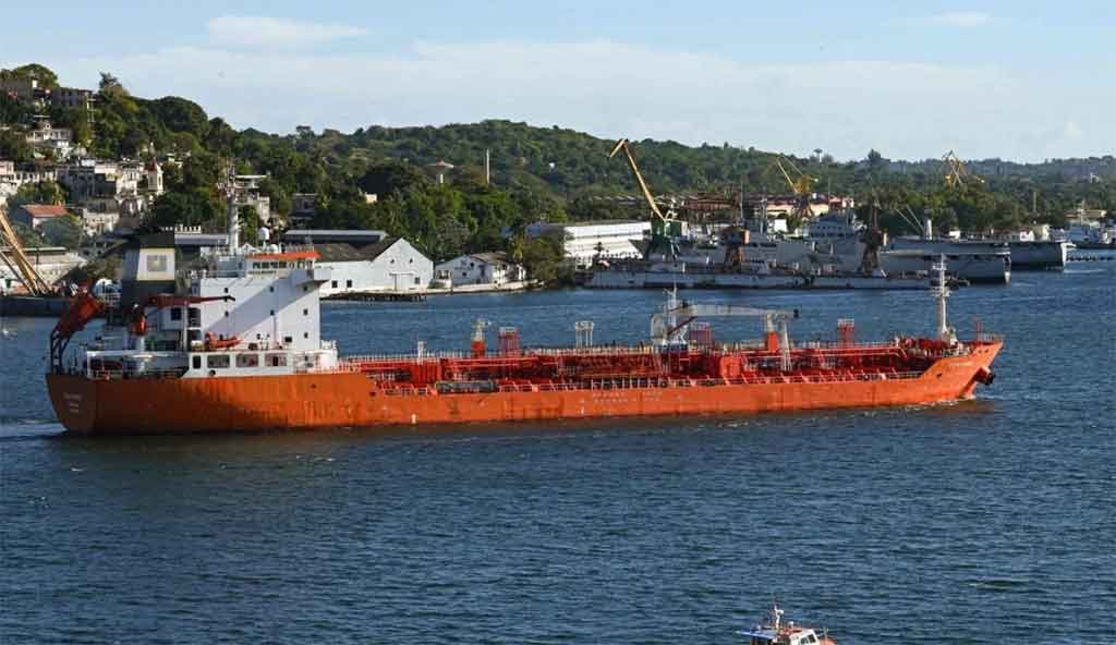 Sheinbaum: México analiza esquemas para enviar petróleo a Cuba