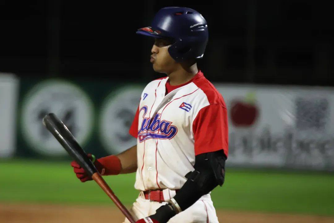 Remón expone su talento en Liga de campeones de béisbol
