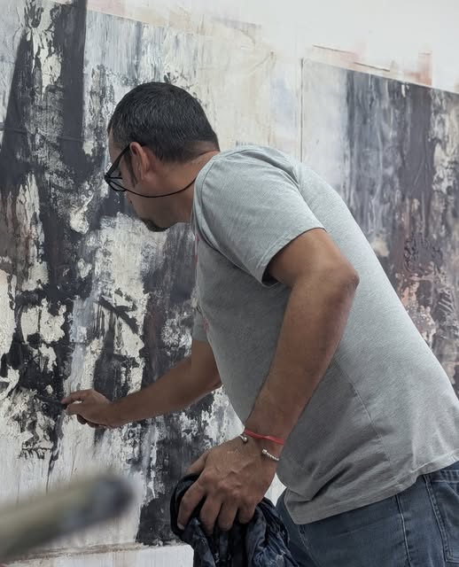 Inauguran en Jiguaní exposición del artista Raylven Friman
