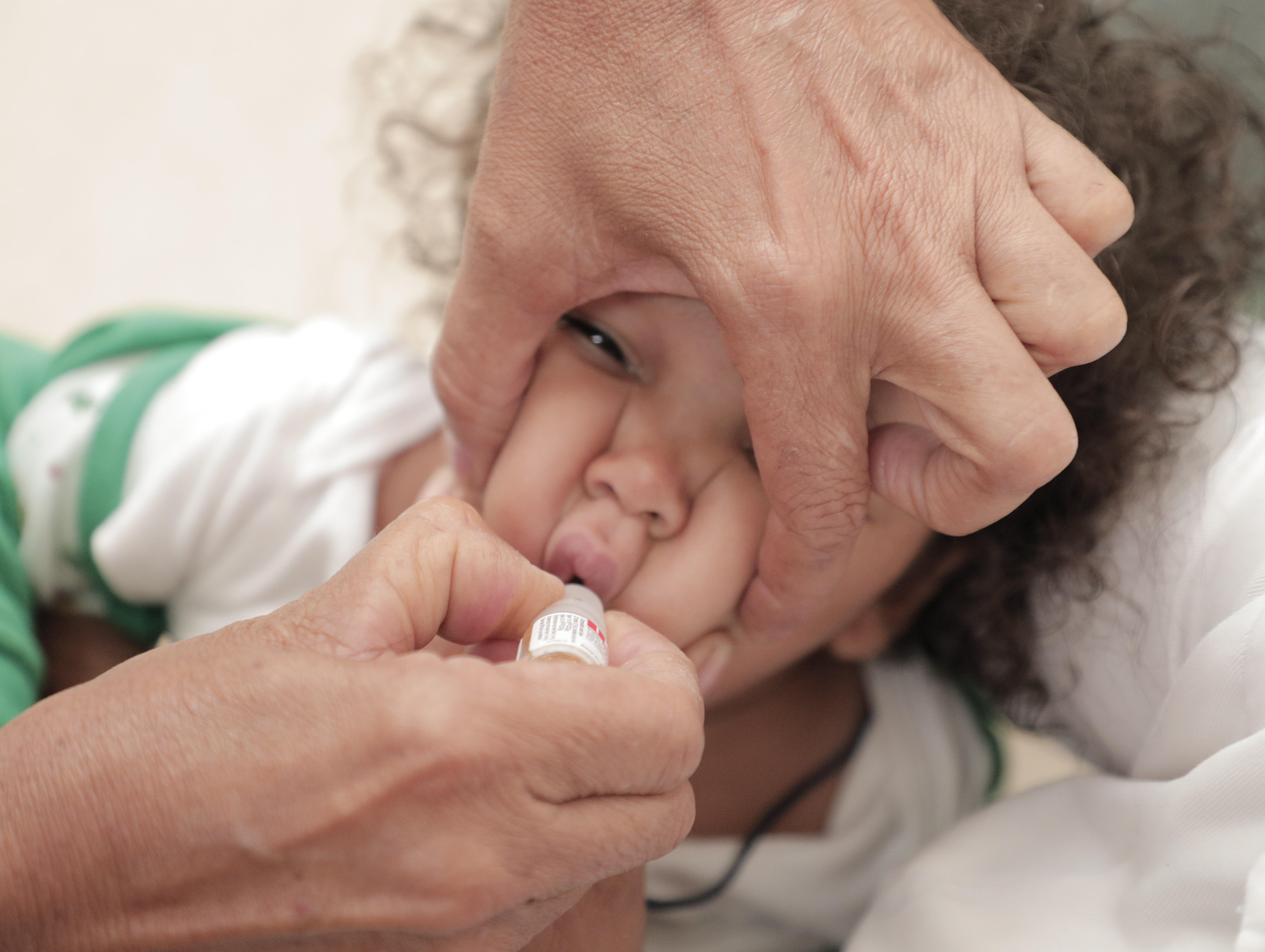 Inicia Campaña Nacional de Vacunación Antipoliomielítica