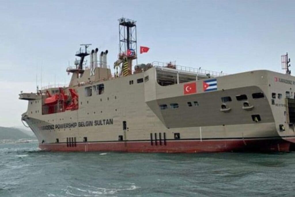 Cuba anuncia que dos patanas generarán 124 MW con combustible ruso