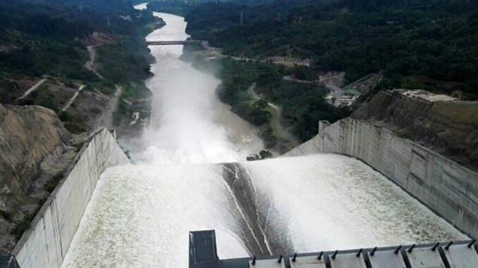 Vierten cinco embalses de Granma