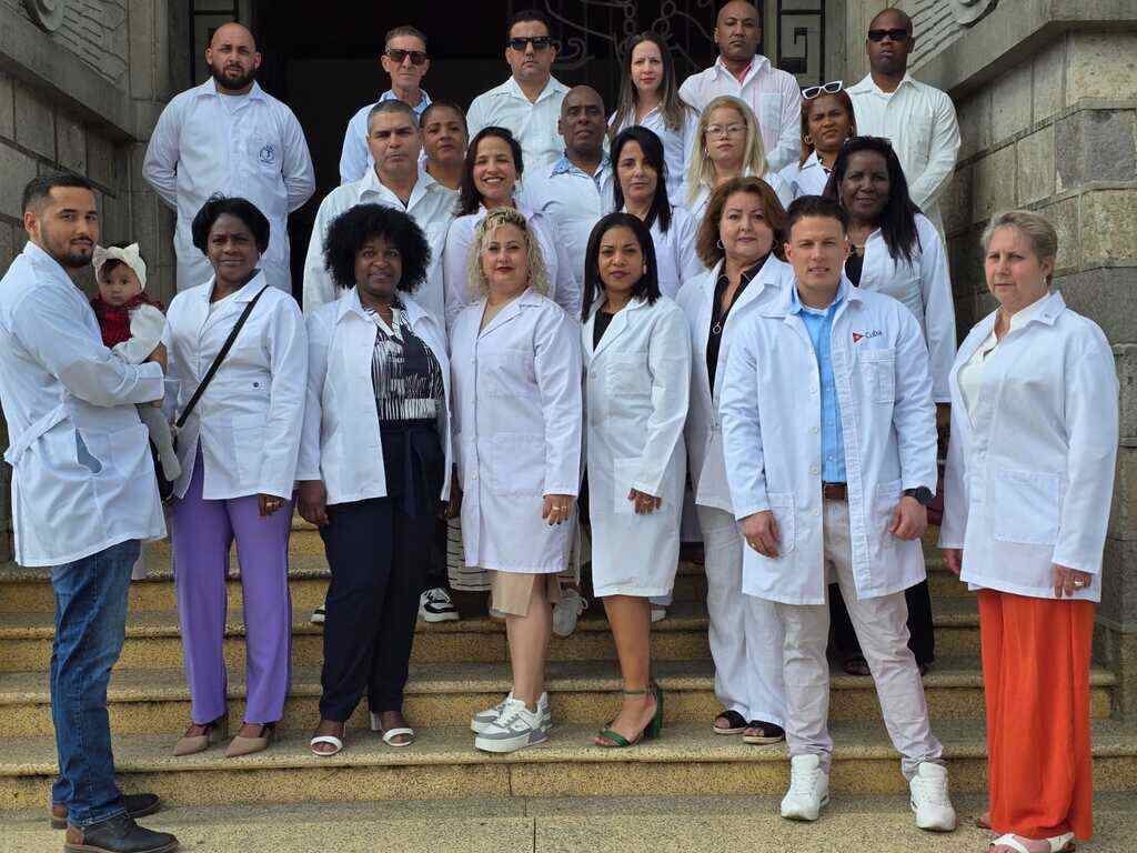 Reconocieron a médicos de Cuba en departamento San Marcos, Guatemala