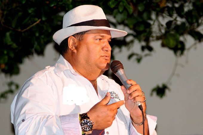 El Ruiseñor lanza su nuevo disco “Buena Aventura”