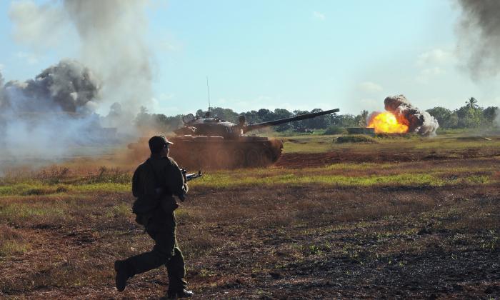Felicita Raúl al Ejército Central por sus 65 años de fundado