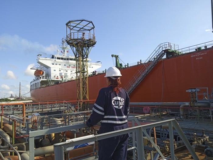 Refinería de Cienfuegos: procesando el crudo ruso a toda máquina