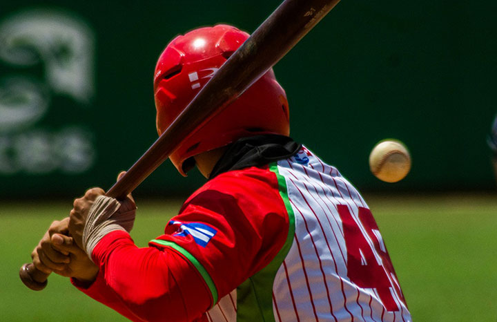 ¡Histórico! Liuber Gallo iguala récord de seis hits en un juego