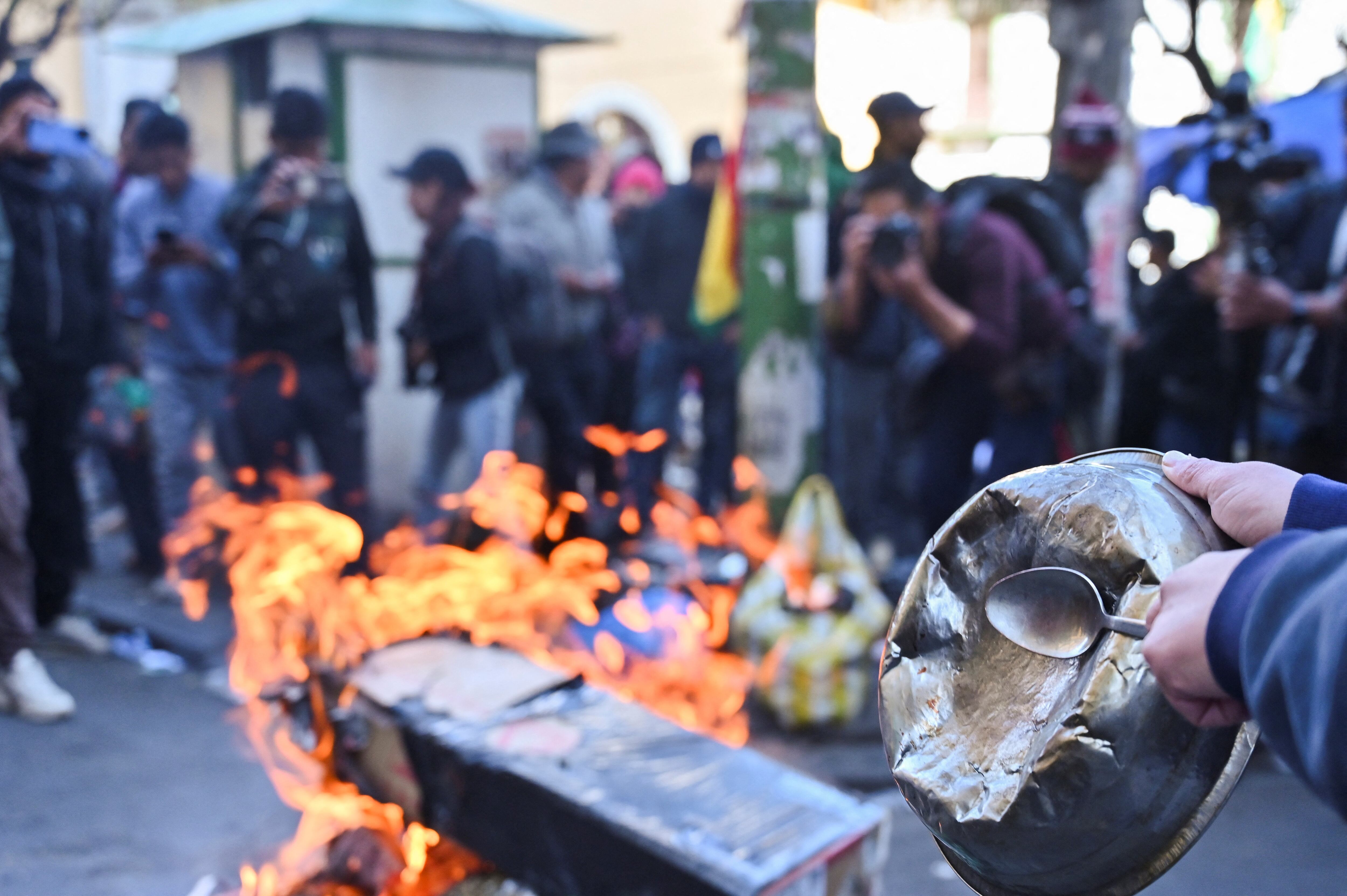 Prevalece tensión en Bolivia por protestas y bloqueos