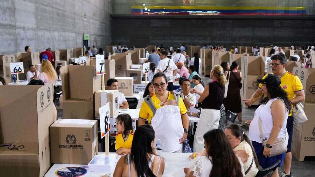 Elecciones presidenciales en Colombia transcurren en tranquilidad