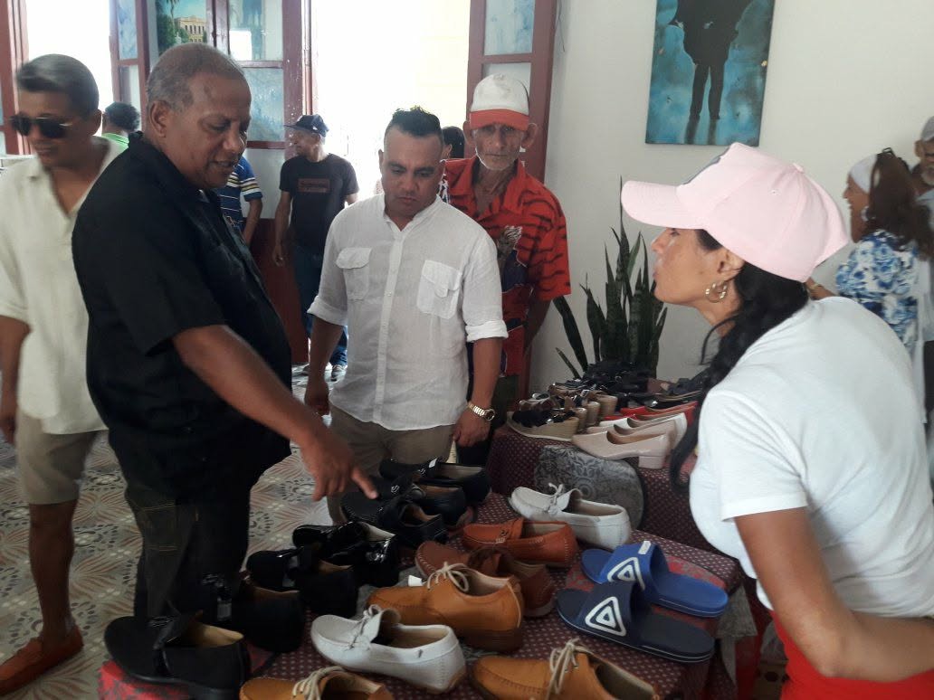 En Granma, Feria “Arte para Papá”