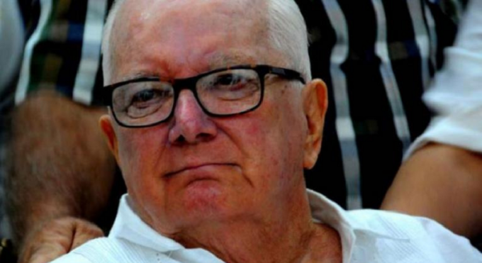 Armando Hart: el hombre que no se daba en el pecho