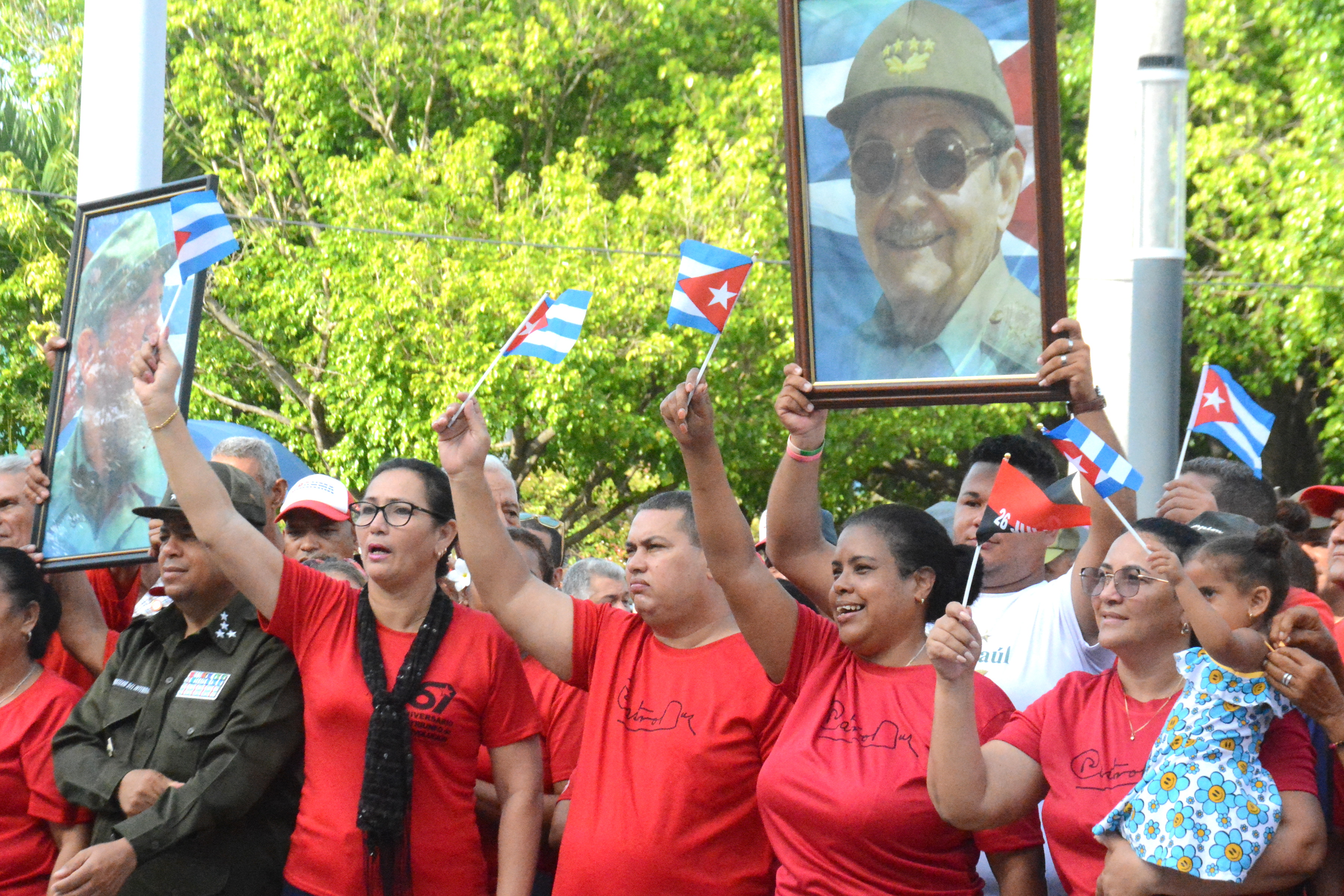 A sus 95 años, Raúl recibe desde Bayamo el calor de un pueblo que no se rinde