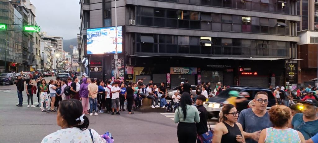 Caracas registra sismo de 7,1 grados; población se resguarda en calma
