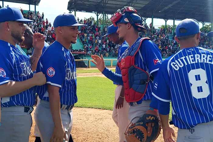 Industriales acaricia el título de la Liga Élite del Béisbol Cubano