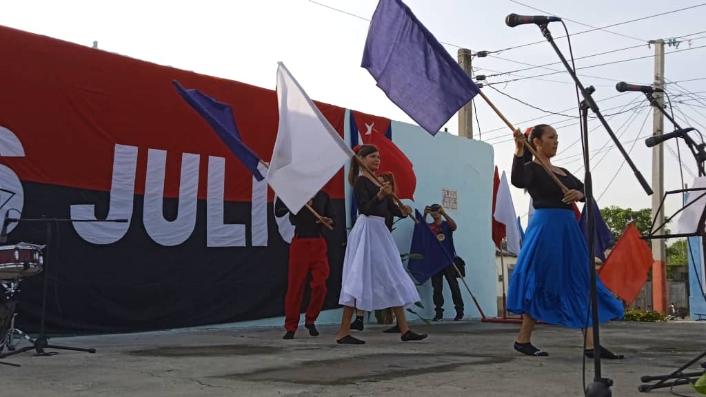 Celebran en la Plaza de la Juventud Día de la Rebeldía Nacional