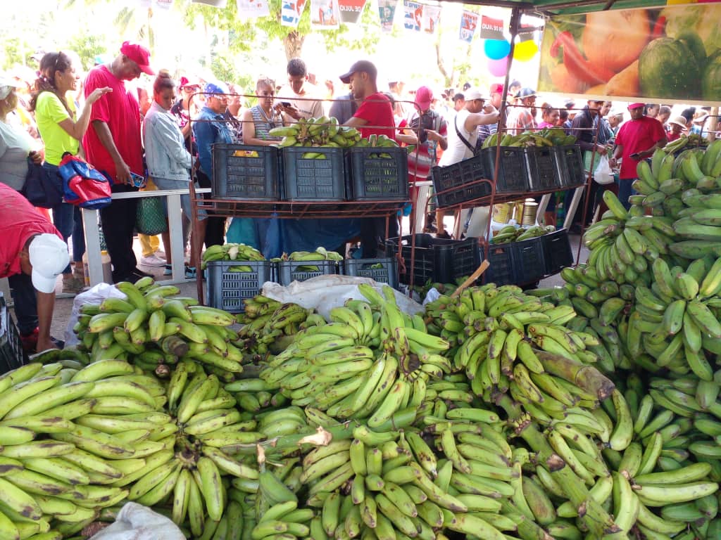 Realizan ferias integrales comerciales por el 26 de Julio