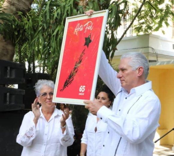 Celebran acto central por aniversario 65 de la UNEAC junto al Arte Fiel (+ Fotos)