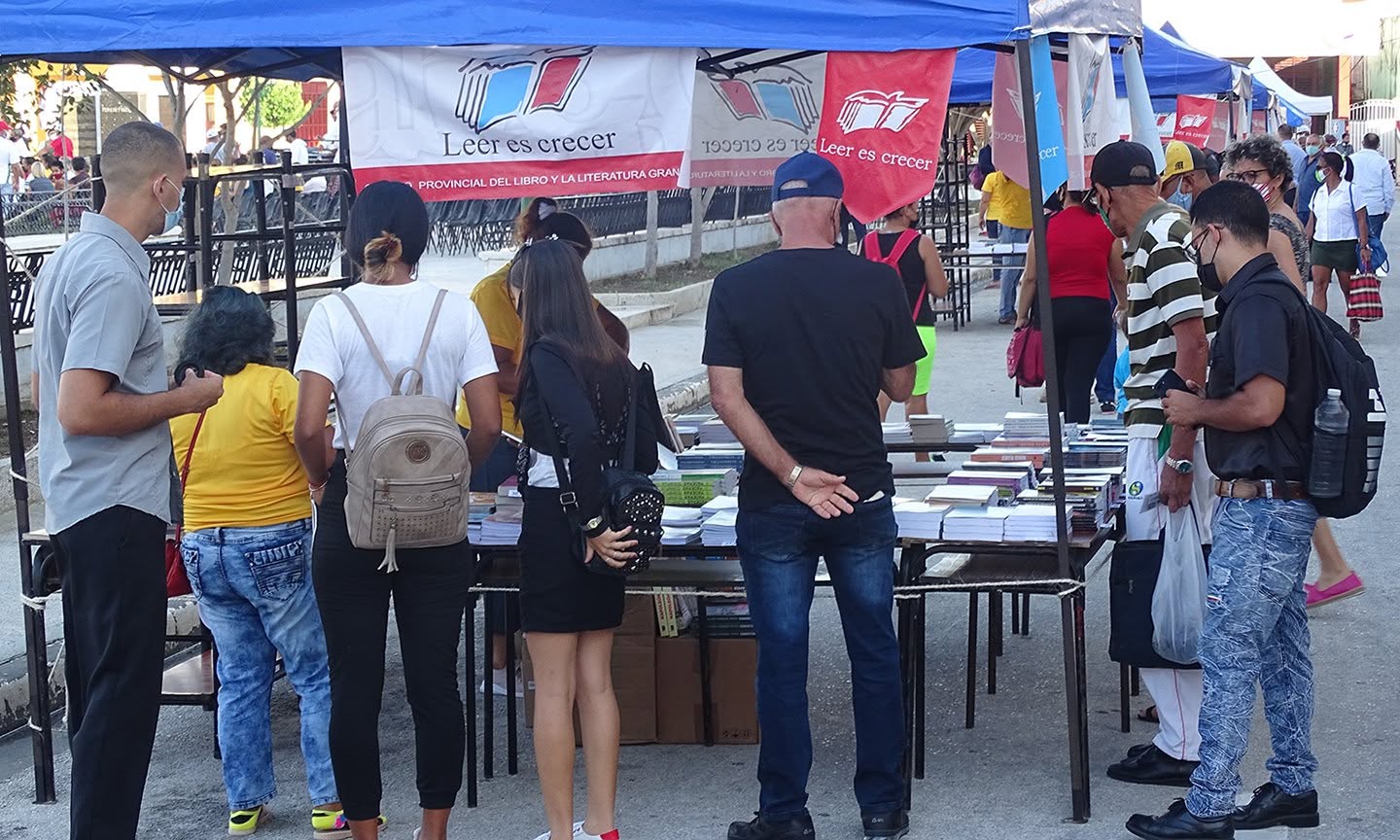 Granma prepara su Feria del libro