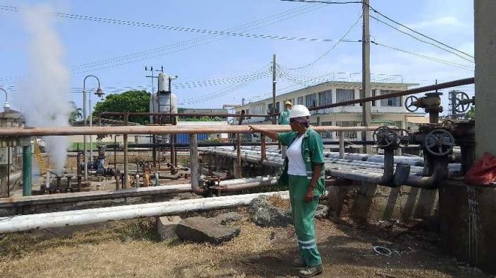 Concluyó en la Hermanos Díaz la tercera refinación de crudo nacional