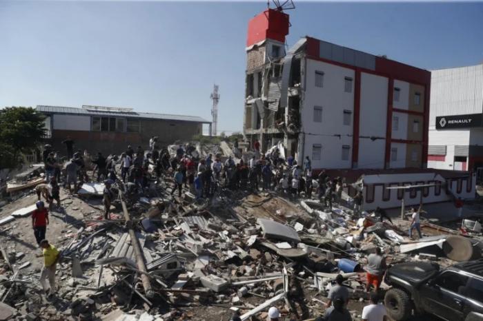 Suman 132 los fallecidos y 570 los heridos tras sismo en Colombia