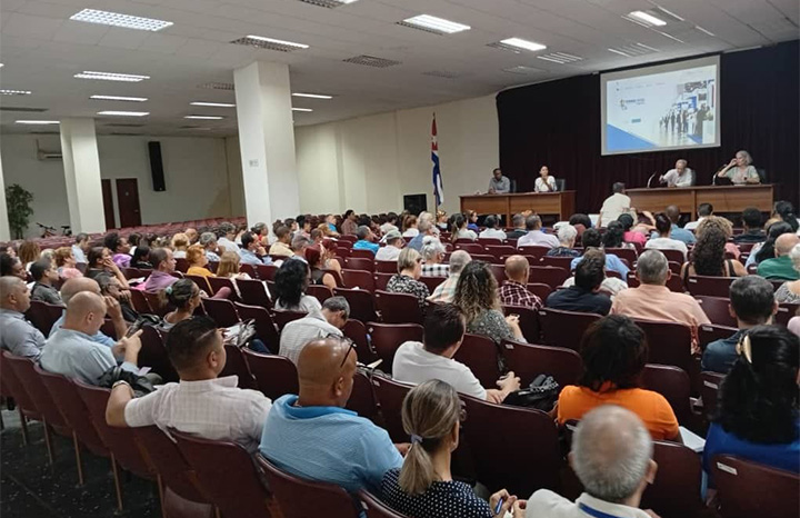 Empresariado cubano recibe información actualizada sobre FIHAV 2026