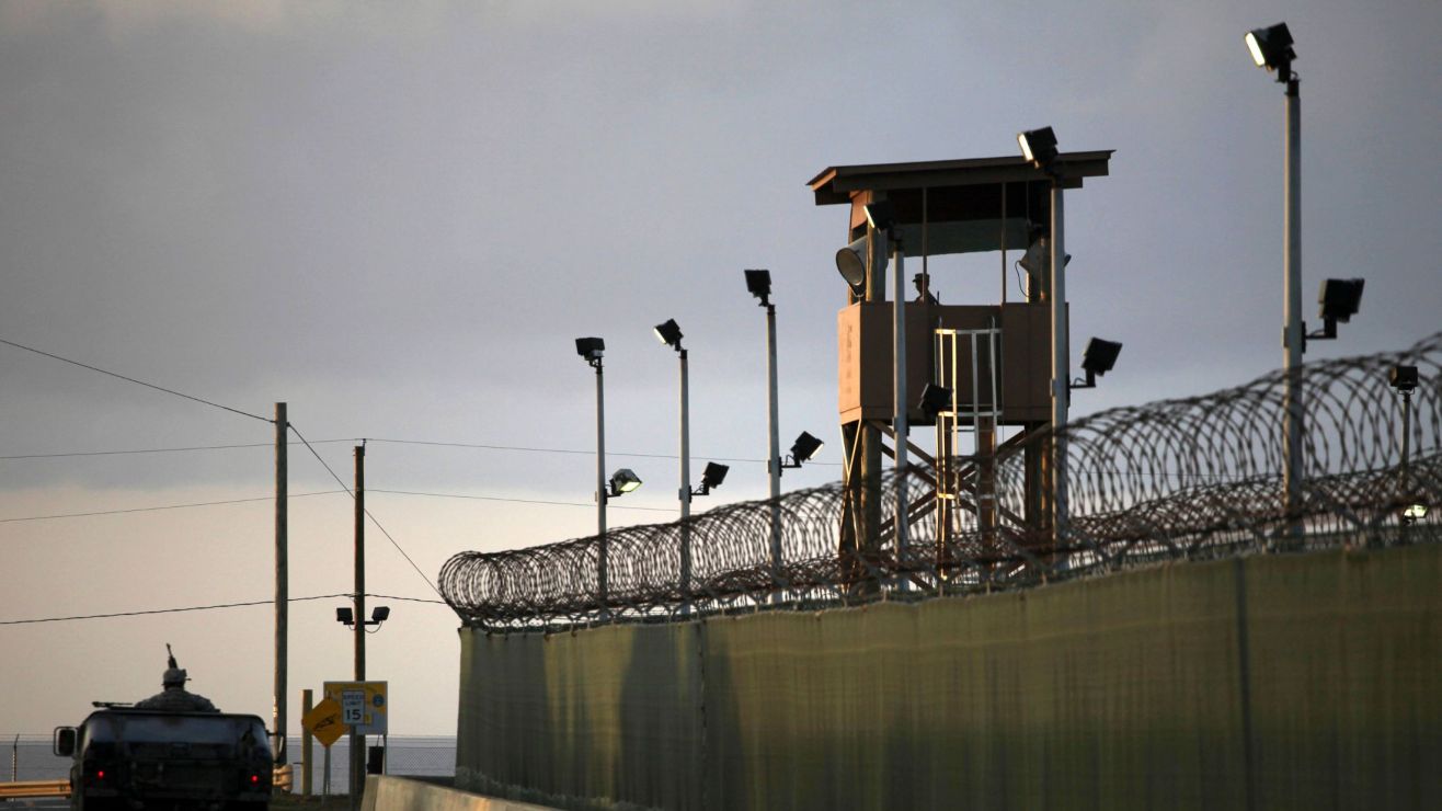 Con permiso de trabajo y sin antecedentes penales: ICE envía inmigrantes a Guantánamo