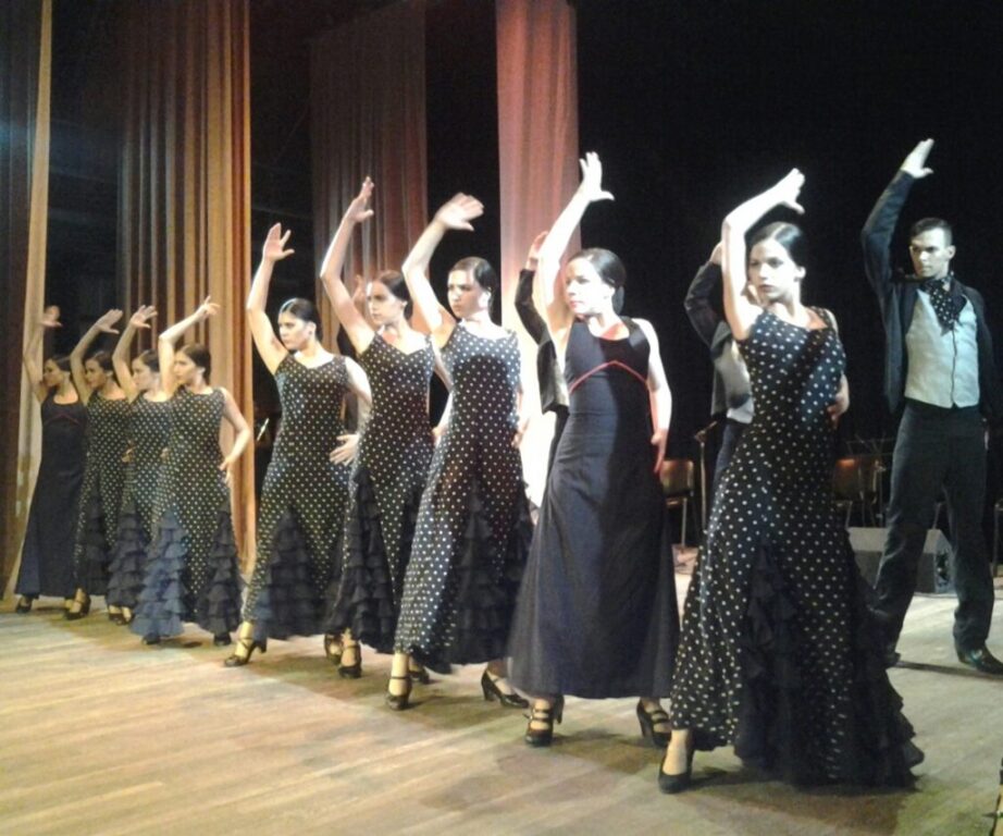 Teatro Manzanillo: entre luces, zarzuelas y aplausos