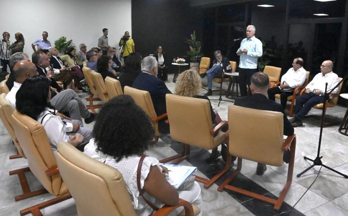 Proyecto italiano de solidaridad beneficia con paneles solares a instituciones vitales de la Isla