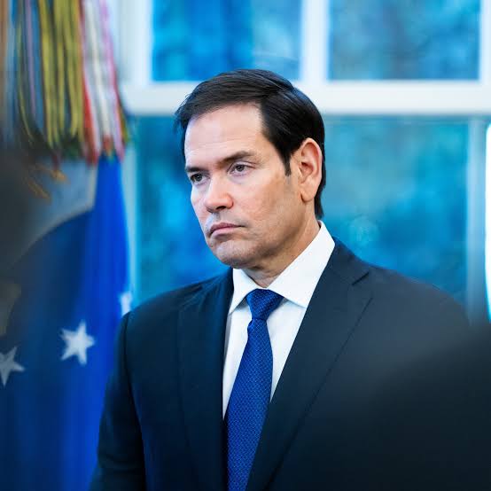 Marco Rubio firma su ronda semanal de medidas contra Cuba