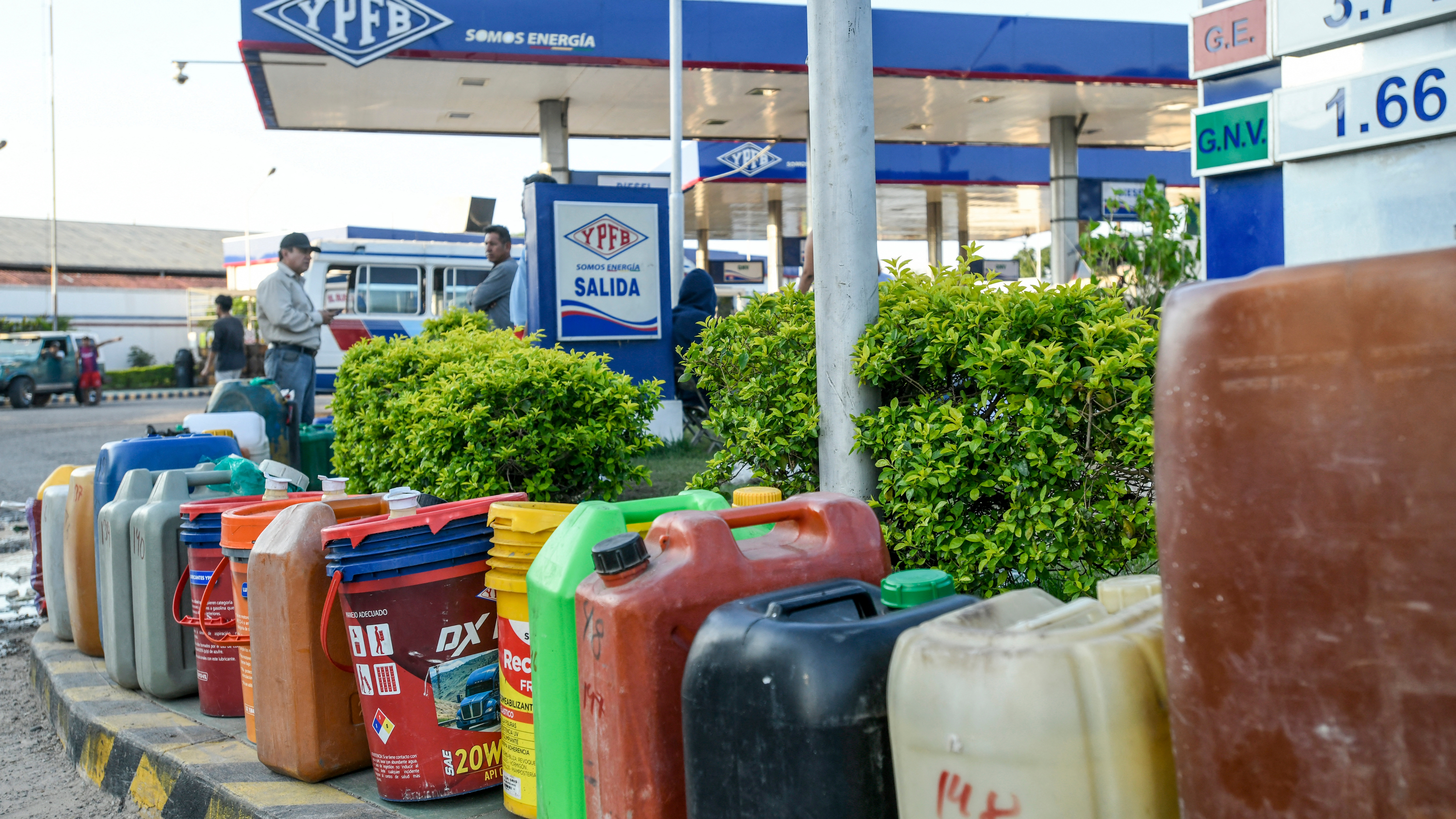 Bolivia, entre tensiones y desacuerdos ante alza del combustible