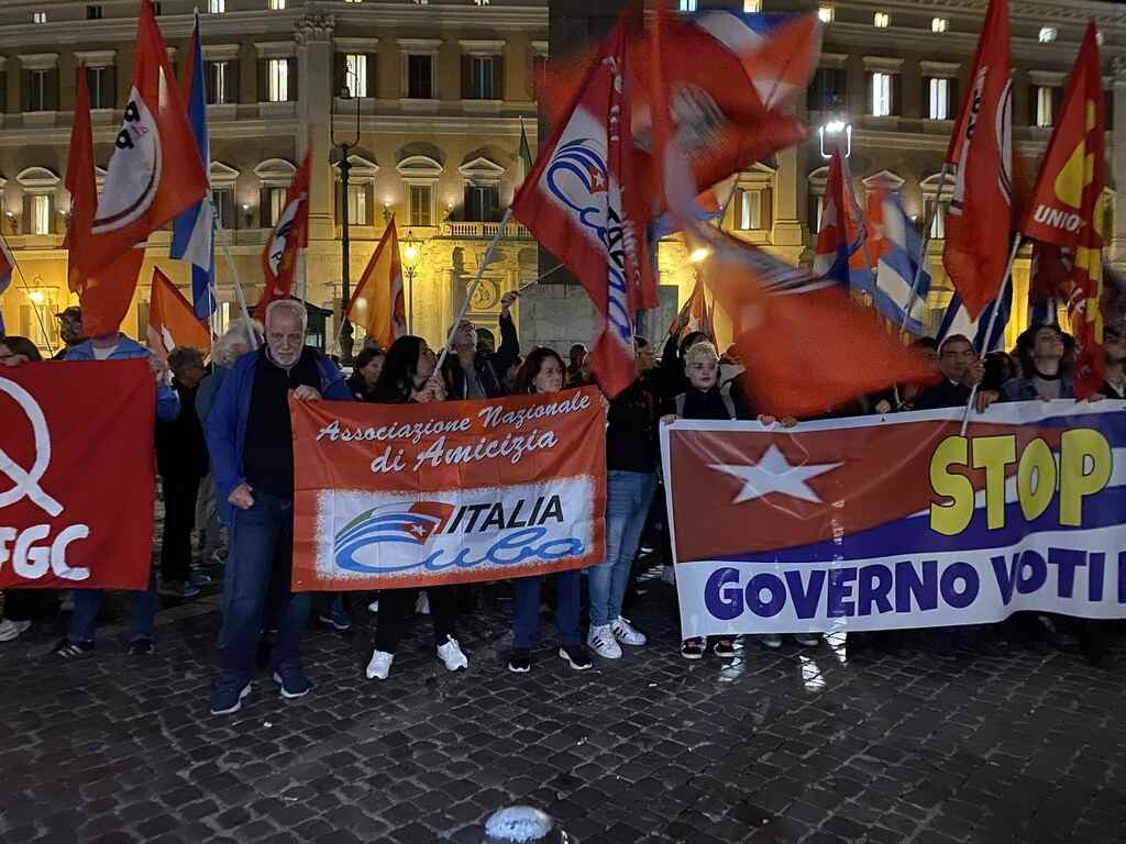 Italianos se movilizaron en Roma por Cuba y contra el bloqueo EEUU