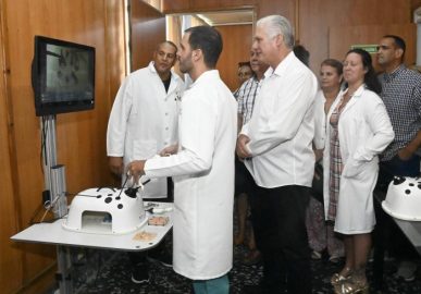 Díaz-Canel a personal de la Salud: «Ustedes son parte de nuestra victoria en la ONU»